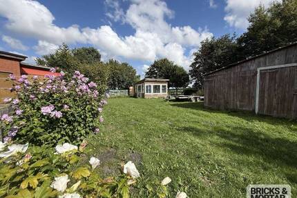 Teilsaniertes Wohnhaus auf Außenlagegrundstück - Westre
