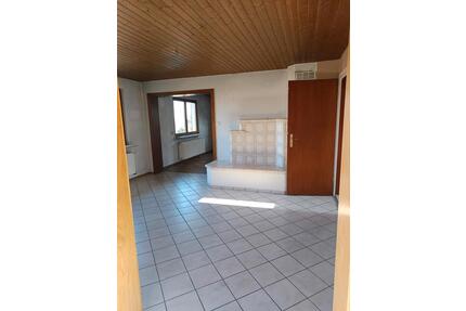 Haus zu vermieten - 1.300,00&nbsp;EUR Kaltmiete, ca.&nbsp; 95,00&nbsp;m&sup2; in Bad Bellingen (PLZ: 79415)