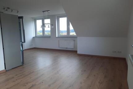 Charmante 2-Zimmer DG-Wohnung mit toller Aussicht in Gaildorf