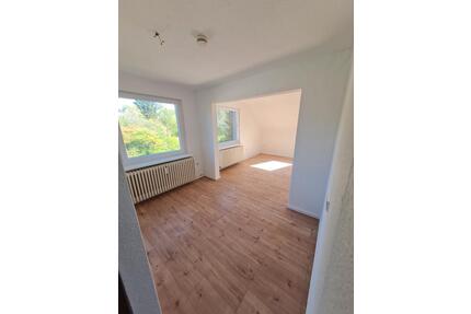 Dachgeschosswohnung, ruhige Lage, 45m², sofort frei - Wiehl