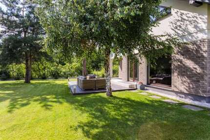 Haus zum Mieten in Leverkusen 2.700,00 € 244 m²