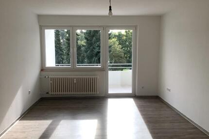 Großzügige 3-Zimmerwohnung mit Fahrstuhl und Balkon! - Bielefeld Sennestadt