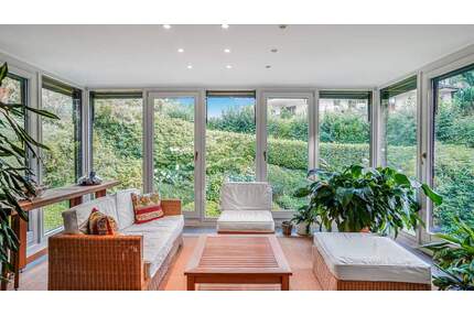 Wohnen wie im eigenen Haus, eingebettet in einer idyllischen Oase - Baden-Baden Innenstadt