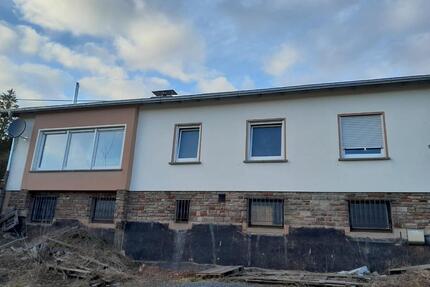 Haus zum Kauf - 210.000,00&nbsp;EUR Kaufpreis, ca.&nbsp; 175,00&nbsp;m&sup2; in Wadern (PLZ: 66687)