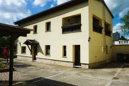 - Saniertes Einfamilienhaus mit ehemaliger Scheune und Brunnen - - Weißenfels Kleinkorbetha