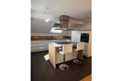 3-ZKB Dachgeschosswohnung (75qm in ruhiger Lage am Waldrand - Bechhofen