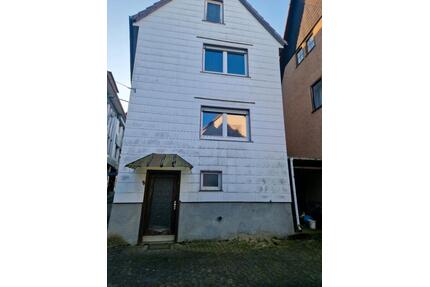 Haus zum Sanieren für Handwerker - Laubach