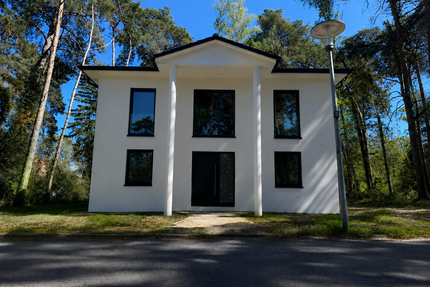 Haus zum Kaufen in Brandenburg - Blankenfelde-Mahlow 990.000,00 € 198 m²