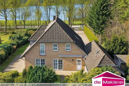 Haus zum Kaufen in Bad Segeberg 850.000,00 € 207 m²