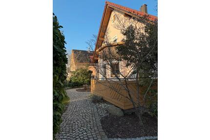 Haus mit Einliegerwohnung ideal für Generationswohnen - Regensburg Brandlberg