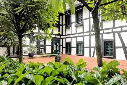 Haus zum Mieten in Bonn-Lannesdorf 1.870,00 € 170 m²