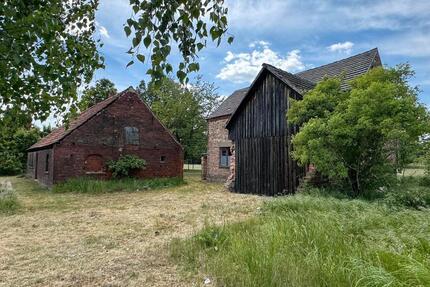 Resthof mit Bauernhaus und Nebengebäude - Dahme/Mark