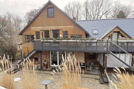 Einzigartiges Anwesen mit Wohnhaus, Gewerbeflächen, Ferienwohnungen und großem Naturareal! - Langenbernsdorf