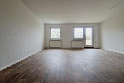 Letzte Chance: 2 Monate kaltmietfrei - 3-Raumwohnung mit Balkon Am Sportpark 12 sofort verfügbar! - Glauchau