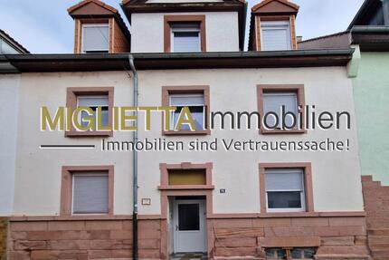 Renditestarkes Mehrfamilienhaus in gepflegtem Zustand in Mannheim Neckarau