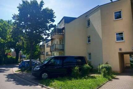 EG oder 1.OG möglich Frisch saniert-Besichtigung bitte telefonisch abstimmen - 2 Raum Wohnung in der Breiten Gasse - Gotha