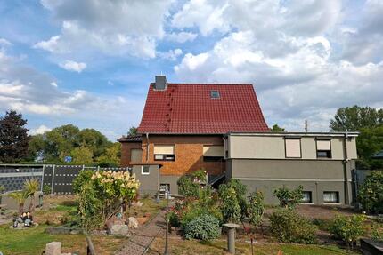 Einfamilienhaus mit Einliegerwohnung - Oschersleben (Bode)
