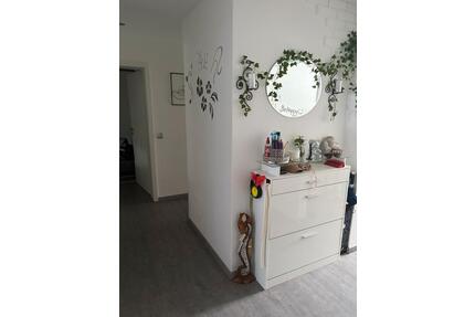 Gepflegte 3-Zimmer-Erdgeschosswohnung mit Balkon und Garage - Blumberg
