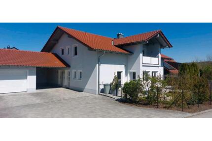 Helle großzügige Dachgeschosswohnung in Zweifamilienhaus - Haarbach