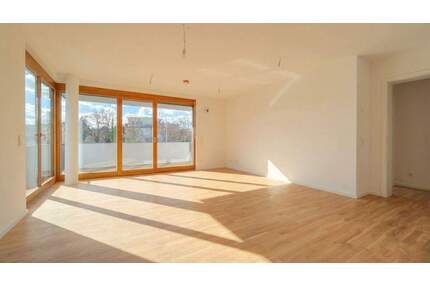 Bezugsfertige Familienwohnung mit großem Balkon - Stellplatz bereits inbegriffen! - Radebeul