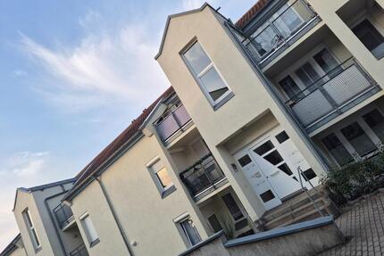 Helle 2-Zimmer Dachgeschosswohnung mit Balkon & TG in Weinböhla