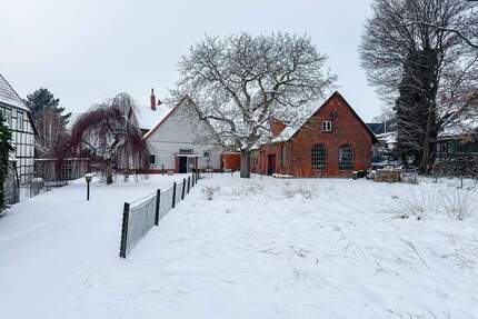 Großzügiges Baugrundstück mit sanierungsbedürftigem Fachwerkhaus in ruhiger Lage von Gehrden
