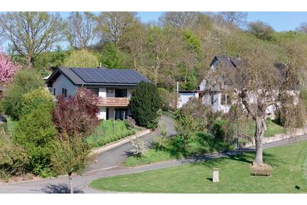 Einzigartiges Architektenhaus in Top-Lage, Weitblick & Pool - Bad Salzdetfurth