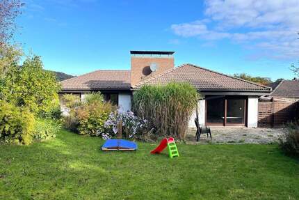 Exklusives Wohnen in Bestlage - Großzügiges Einfamilienhaus mit Traumgrundstück und Taunusblick - Wiesbaden Naurod