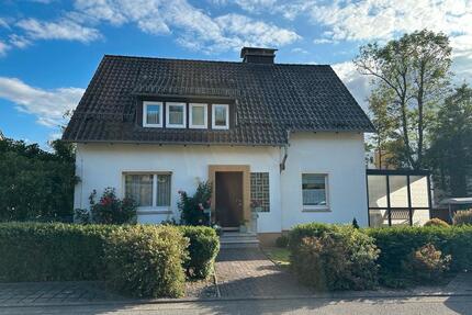 Einfamilienhaus zu vermieten - 1.200,00&nbsp;EUR Kaltmiete, ca.&nbsp; 199,00&nbsp;m&sup2; in Hardegsen (PLZ: 37181)