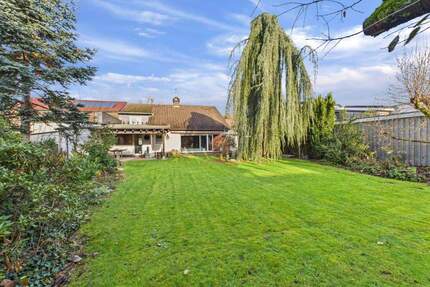 Viel Platz für Ihre Vision: 160 m² Wohnfläche in Top-Lage bereit für Ihre Neugestaltung - Hilden