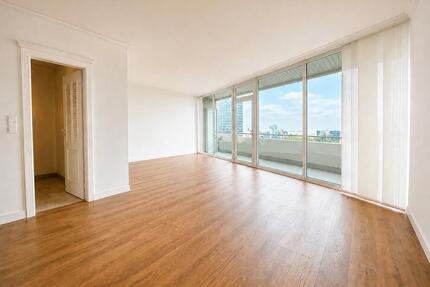 Provisionsfreie Wohnung mit Panoramablick in Düsseldorf-Golzheim