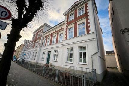 3 Raum Wohnung mit Kamin und Dielenboden -Zentrum von Neustrelitz