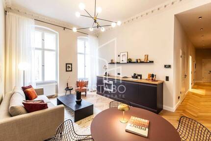 Mitte: Erstbezug nach Sanierung: Design-Altbau mit Fischgrätparkett, 3,6 m Deckenhöhe & 2 Bädern - Berlin Prenzlauer Berg