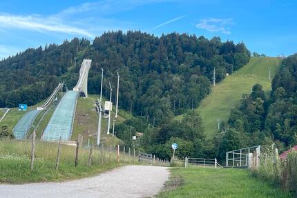 Dachgeschosswohnung mit Schweden Ofen in Partenkirchen - Garmisch-Partenkirchen Breitenau
