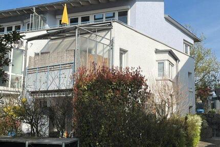 Sonnige 3-Zimmer-Wohnung mit Südbalkon und Tiefgarage in Köngen