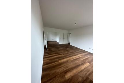 4-Zimmer Wohnung 90qm mit Garten in Bi.-Hillegossen, ab 01.08. - Bielefeld Heepen