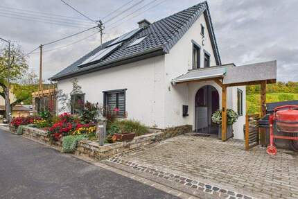 Gemütliches Haus mit großer Terrasse und schönem Garten! L - Echternach 19min. - Schankweiler