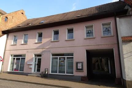 Große, helle 3-Zimmerwohnung mit Dusche und Vorratsraum - Hettstedt