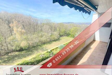 Wohnen im Grünen mit Ausblick - gepflegte 2-Zimmer-Wohnung mit Balkon und Tiefgarage! - Trier / Mariahof