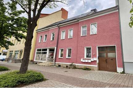 Haus zum Kaufen in Merseburg 450.000,00 € 360 m²