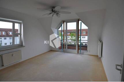 Wohnen im Grünen: 2-Zimmer-Dachgeschosswohnung mit Loggia und Einbauküche - Borna Zedtlitz