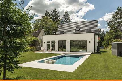 Haus zum Kaufen in Kleinmachnow 1.990.000,00 € 214 m²