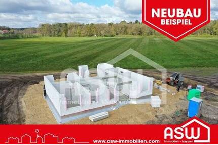 Musterhaus! Geräumiger Neubaubungalow mit Winkelwalmdach und massiver Garage in Südlage und freiem Feldblick - Herzlake