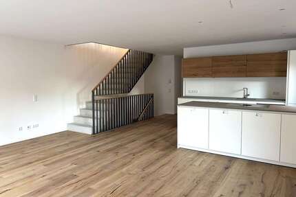 Haus zum Mieten in Raubling 2.150,00 € 133 m²