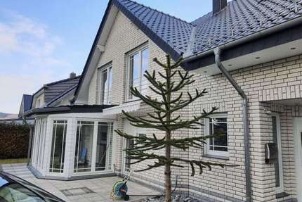 Haus zum Kaufen in Lage 689.000,00 € 330 m²