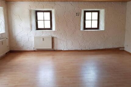 Große 4-Zimmer-Erdgeschosswohnung mit EBK und TERRASSE im idyllischen Sachsbach - Bechhofen