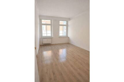 Neu renovierte 2-Zimmerwohnung mit Balkon zu vermieten - Zeitz