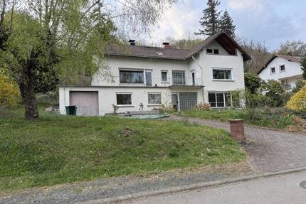 Großzügiges Wohnhaus in unverbaubarer Waldrandlage - Brücken