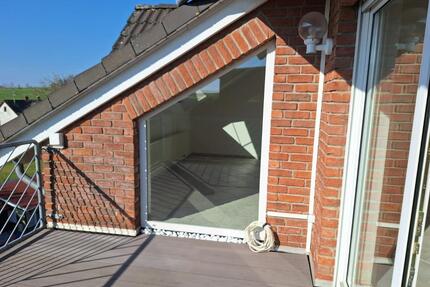 Helle moderne Wohnung mit Fernblick, großem Balkon 80 m² Wohnfl. - Helmenzen