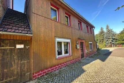 Haus zum Kaufen in Zwenkau 120.000,00 € 100 m²